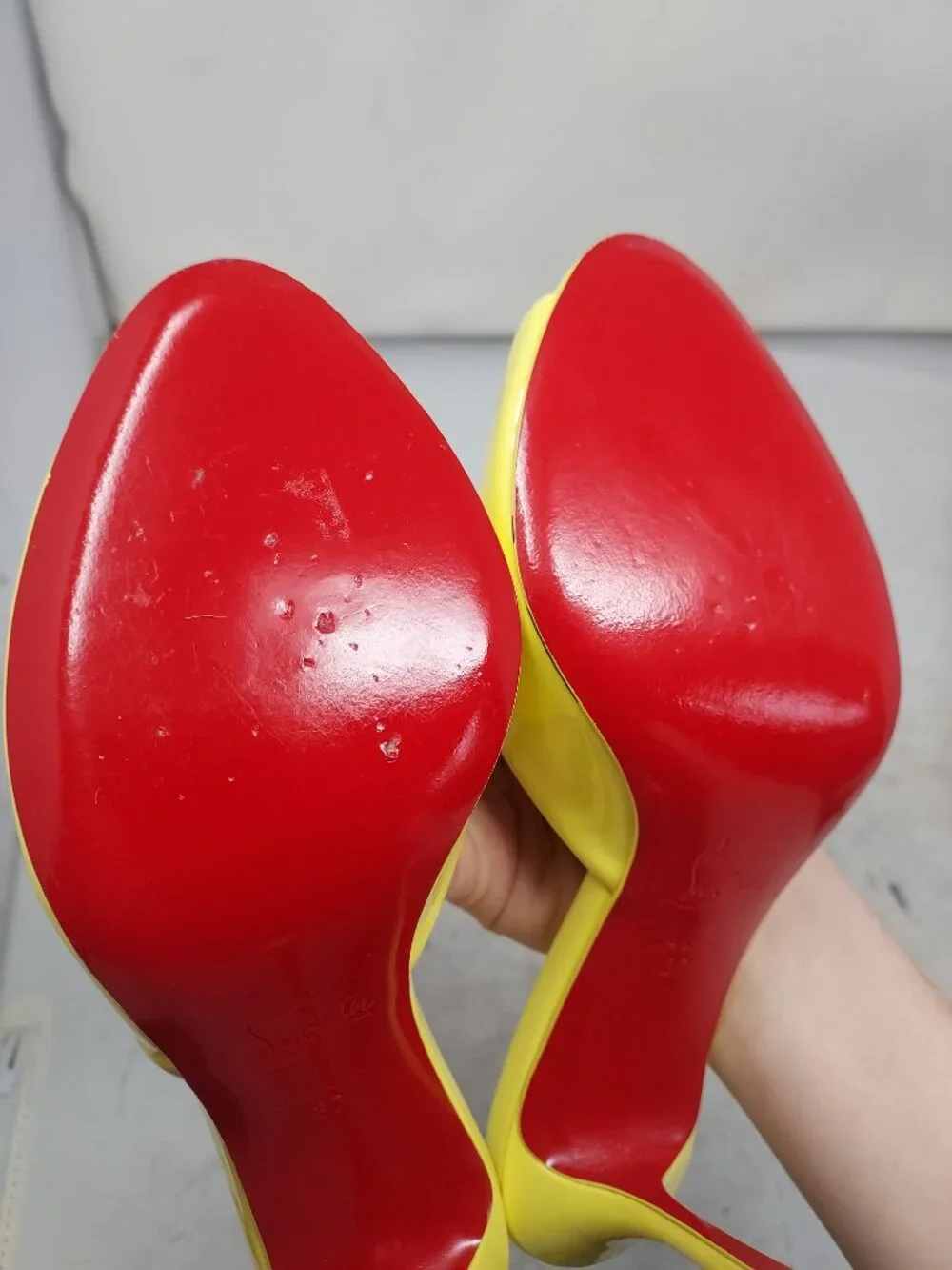 CHRISTIAN LOUBOUTIN Me Dolly Patent Yellow Heel Sandal